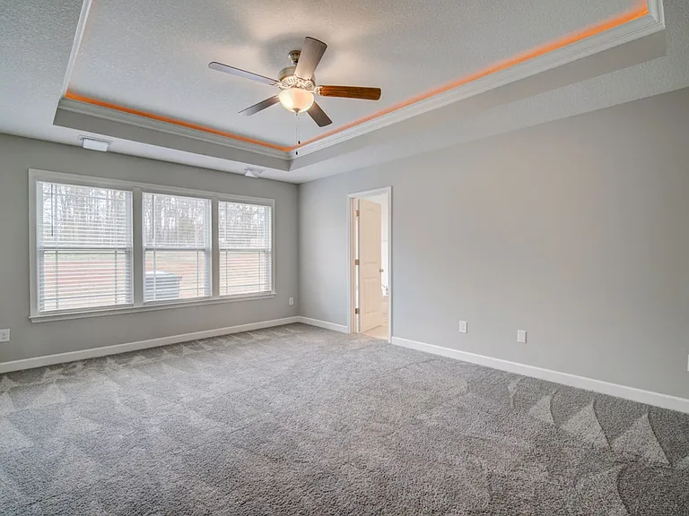 732 Shelburne Ln — Photo 23