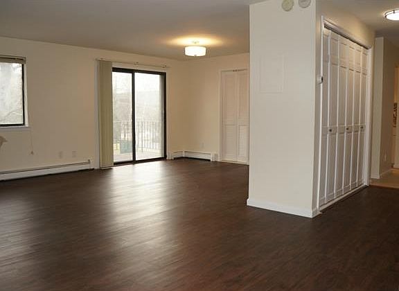 5th image of 89 N Broadway APT 116