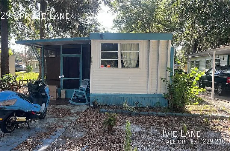 2229 Spruce Ln — Photo 17