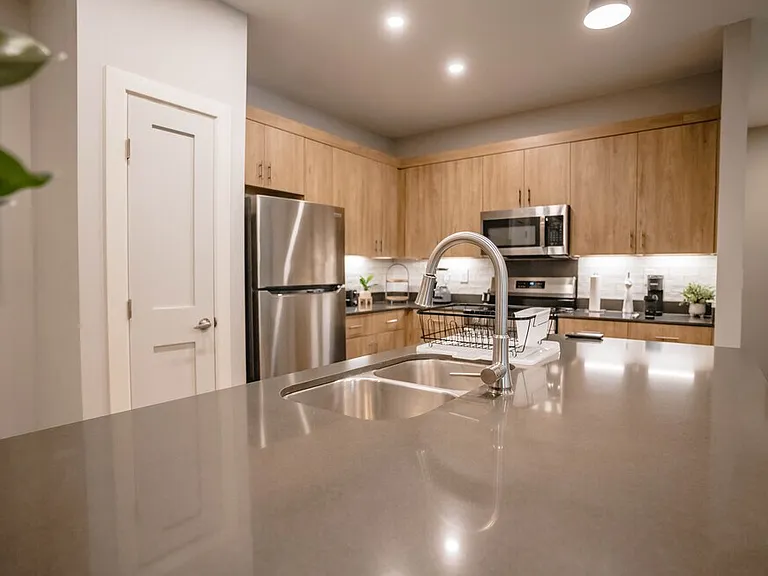 611 E Dallas Ave #B-04 — Photo 12