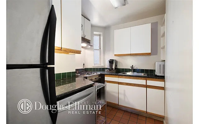 Rented by Douglas Elliman | media 20