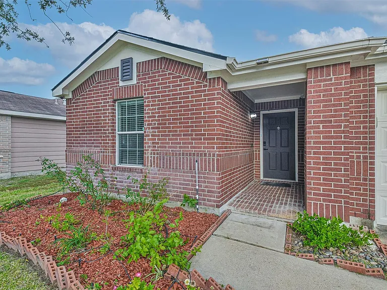 7718 Shavano Ln — Photo 2