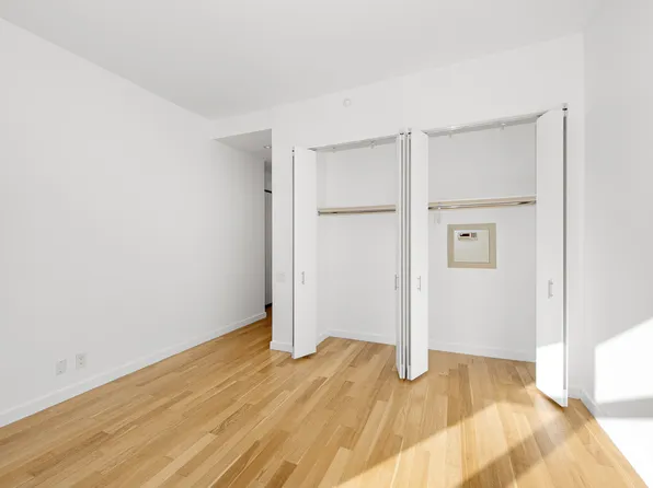 325 Fifth Avenue image 8 of 19