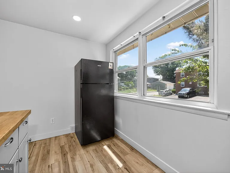 202 Green St — Photo 11