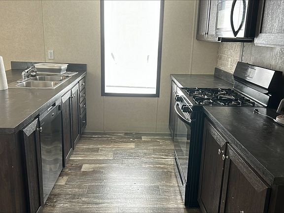4th image of 100 7th Ave S Trlr 7