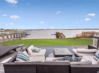 1181 Harbor Rd, Hewlett, NY 11557