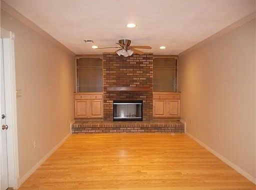 3rd image of 401 Mose Dr