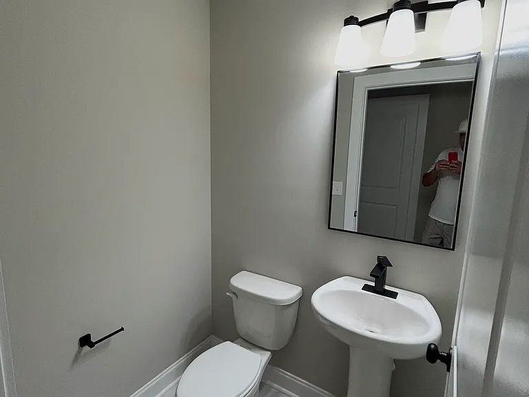 115 Woodstone Ln — Photo 13