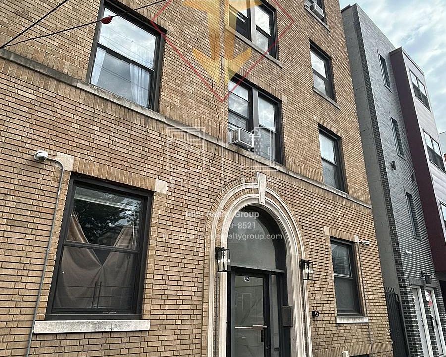 1st image of 46-48 Vroom St #25