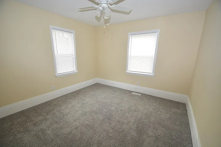 5 bed, 1302 sqft, $1,800 — Photo 4