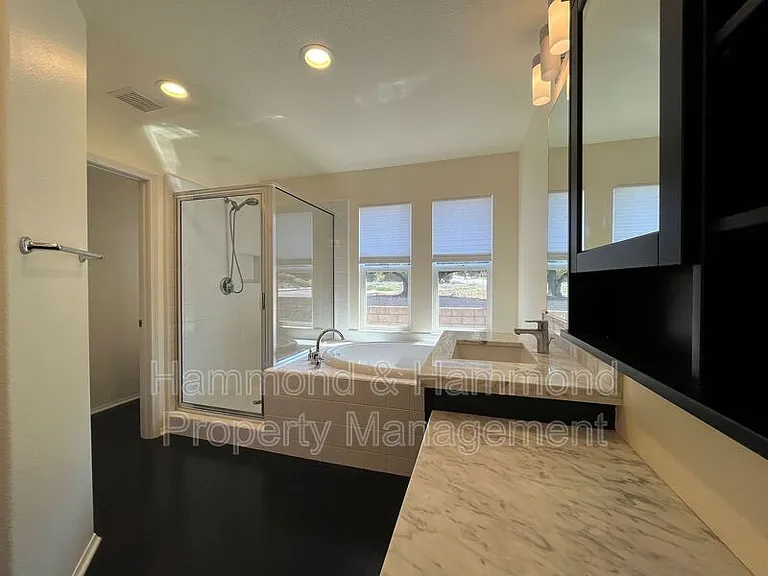 3806 Cayman Ct — Photo 10