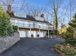 738 Soundview Rd, Oyster Bay, NY 11771