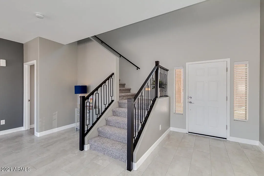 3 bed, 2194 sqft, $1,950 — Photo 3