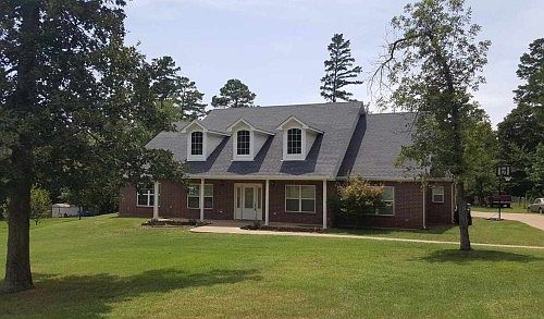 1st image of 150 Carrie Dr