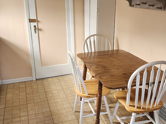 4th image of 115 Ellen Dr #1