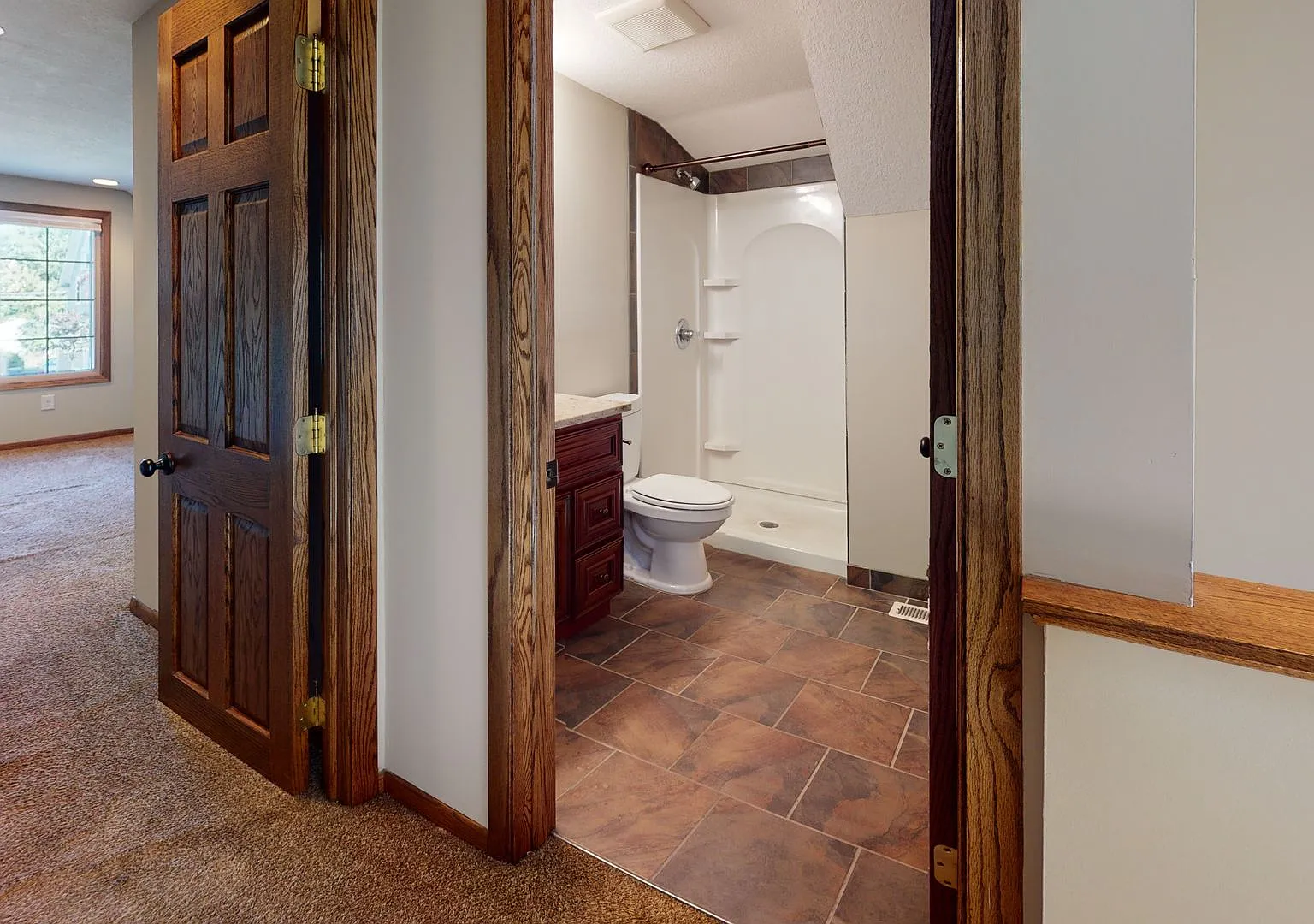 Updated 5-Bedroom House Close to U of M Campus — Photo 3