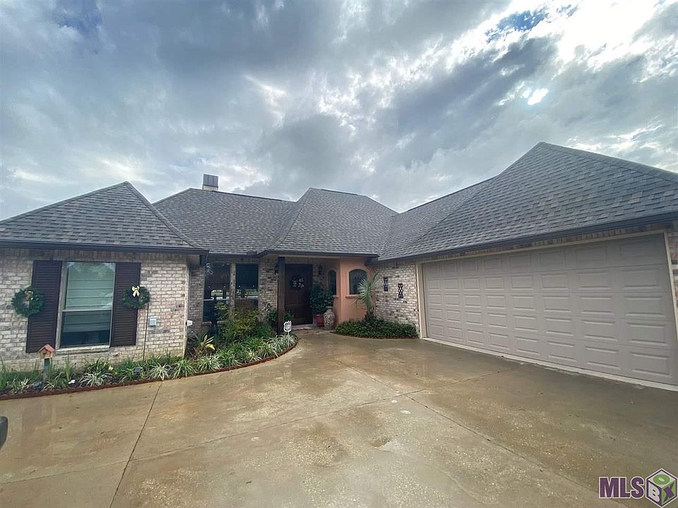 1st image of 237 Lakeshore Dr