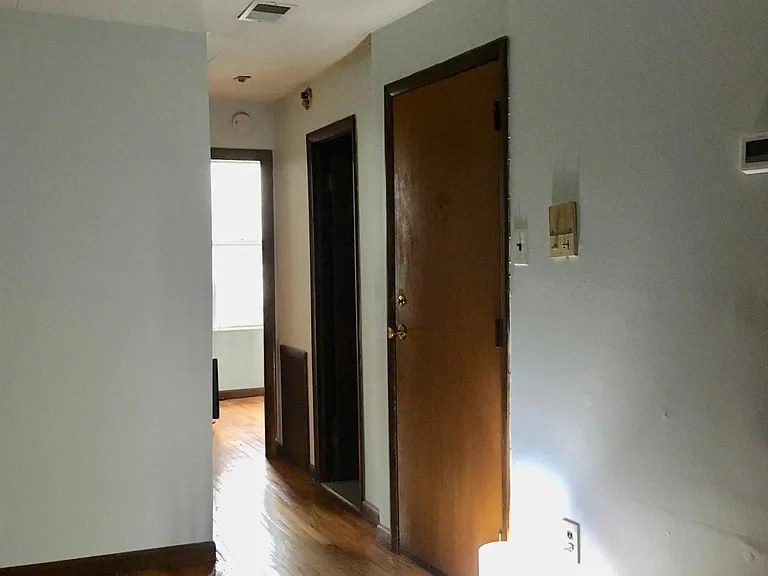 Catharine St — Photo 2