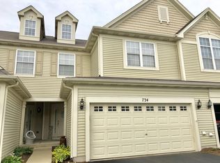 734 Amherst Dr, Sycamore, IL 60178