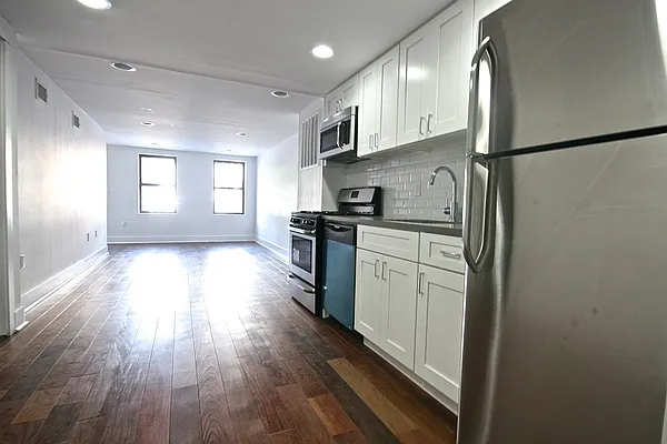 Rented by J R Daly & Sons | media 22