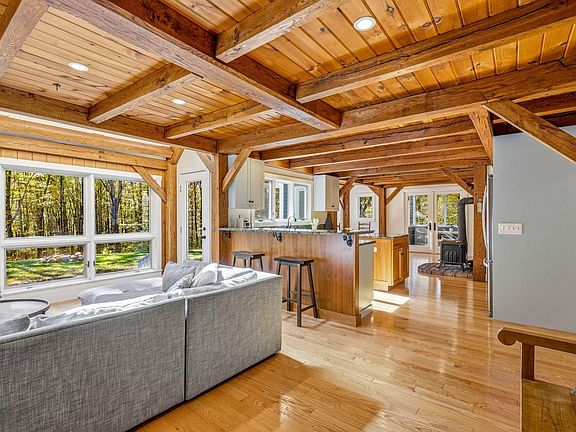 3rd image of 156 Prospect Hill Road