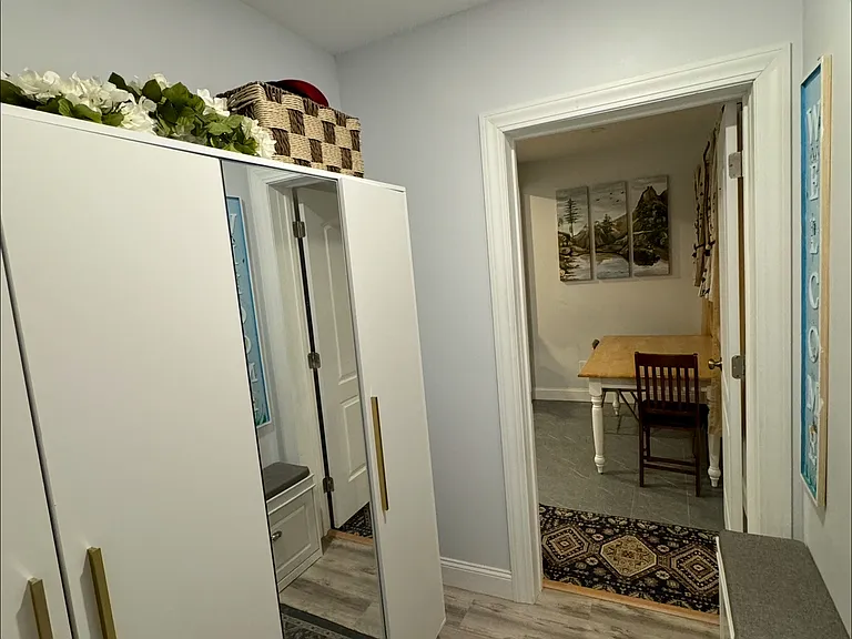 90 Irving St #B — Photo 9