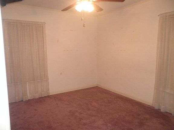 4th image of 117 E Adams St
