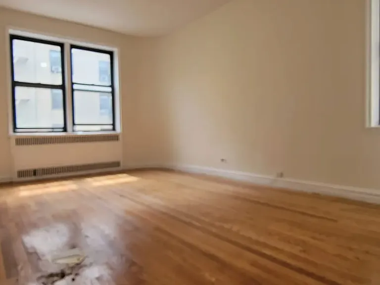 729 W 186th St #2D — Photo 4
