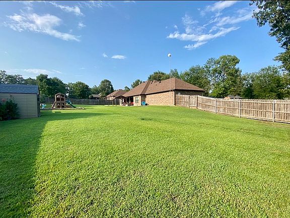 4th image of 190 Faith Ln