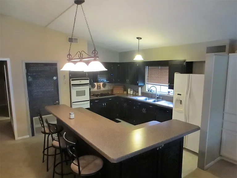 3411 Sandra Dr — Photo 3