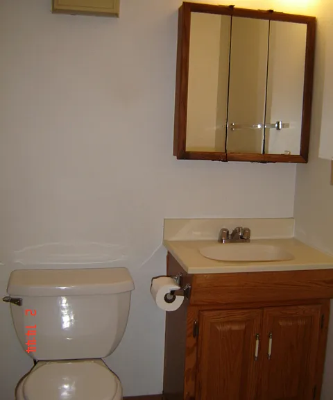 The Oaks Apartments (440 SE Barrington Dr) — Photo 6