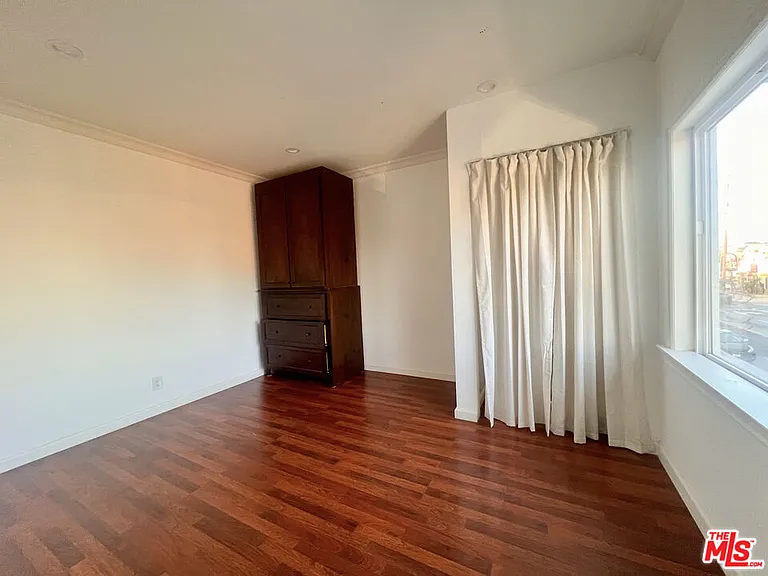 2737 S Robertson Blvd — Photo 11