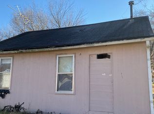 135 W 2nd St, Adrian, MO 64720