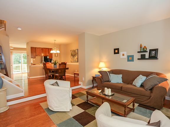 3rd image of 12120 Presidio Way