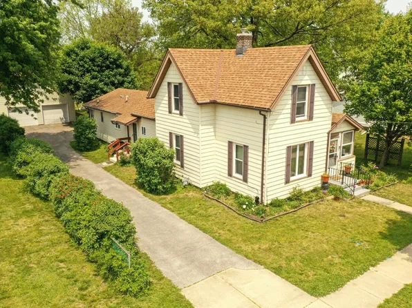 633 Vine St, Clyde, OH 43410