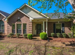 8637 Sawyer Brown Rd, Nashville, TN 37221