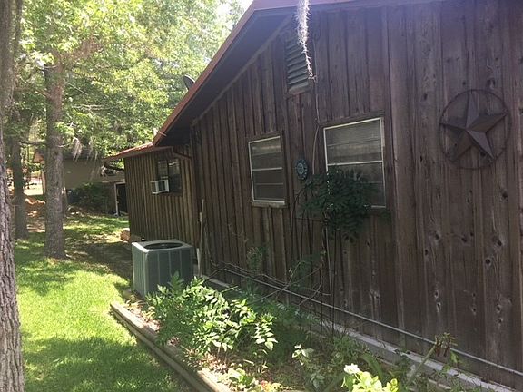 3rd image of 223 Cherry Ln