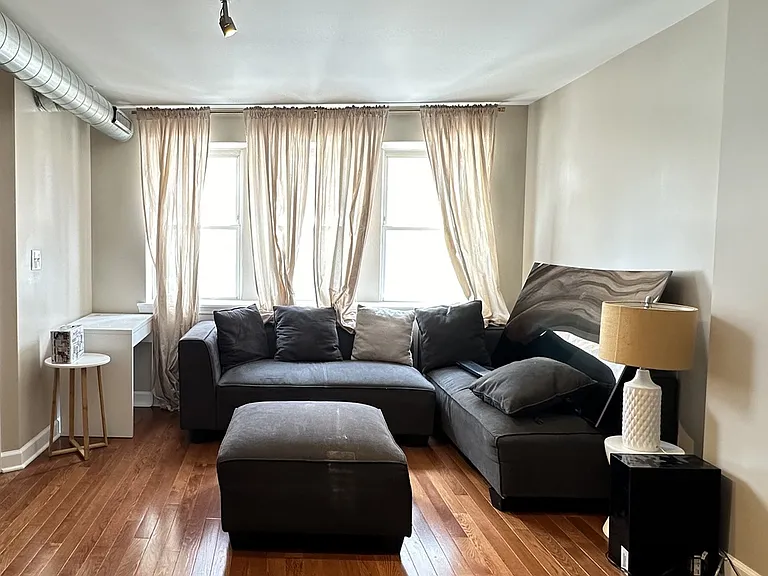 674 N Orleans St #2 — Photo 14
