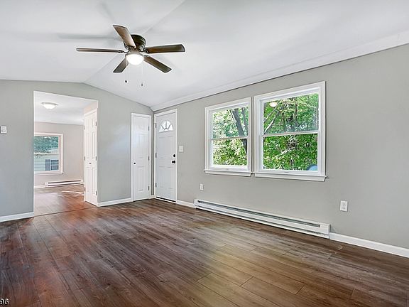 4th image of 58 Northwood Ave