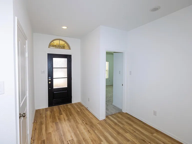 5330 Sleepy Fox Ln — Photo 4
