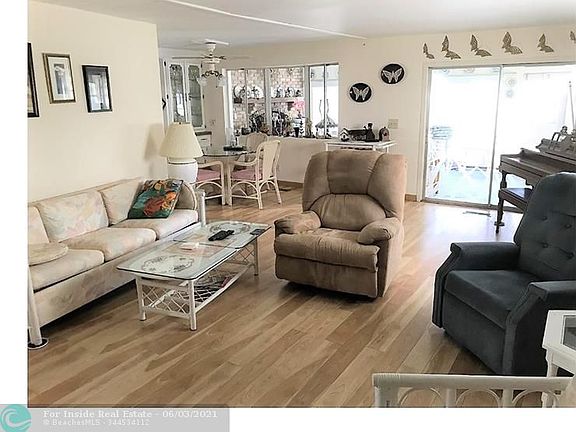 3rd image of 5724 Lagoon Dr