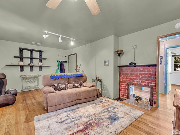 4th image of 885 Oxford Ave