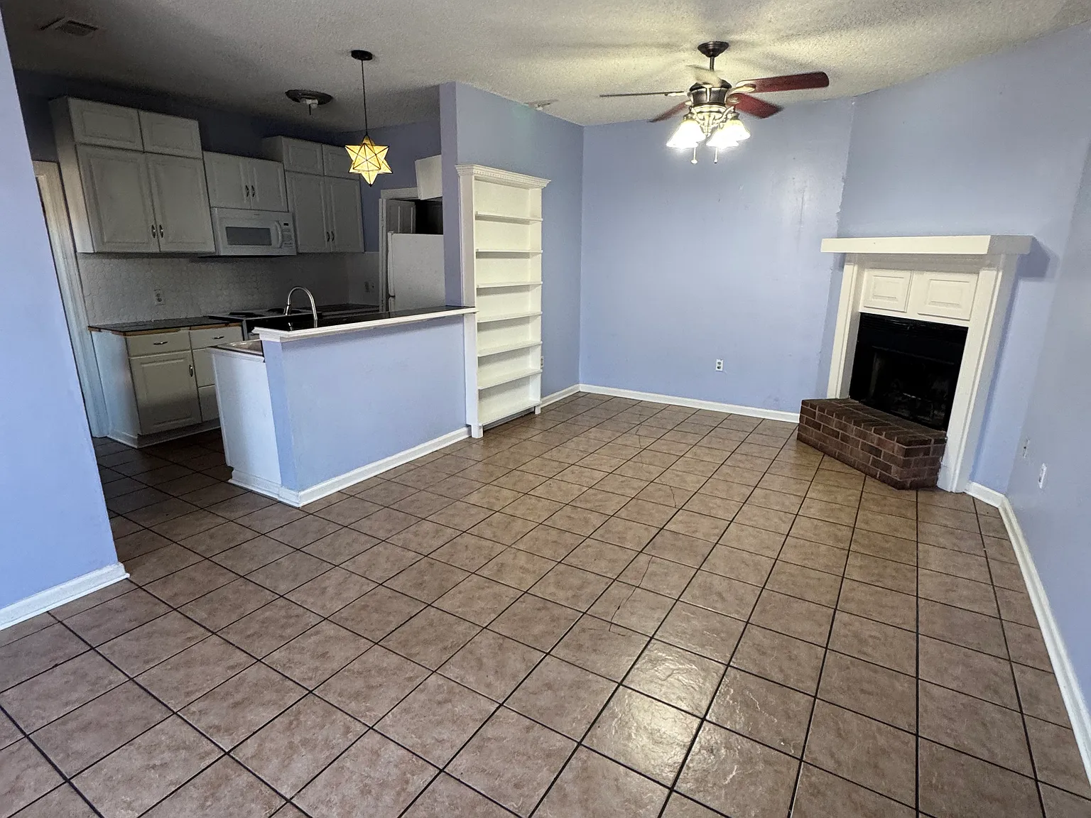 2 bed, 1100 sqft, $985 — Photo 3