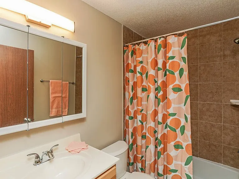 MV Apartments — Photo 43