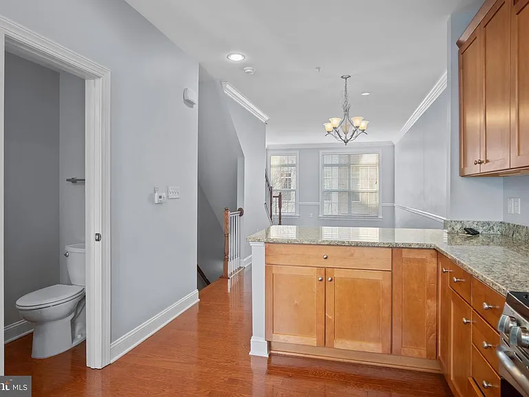 428 N Thomas St — Photo 13