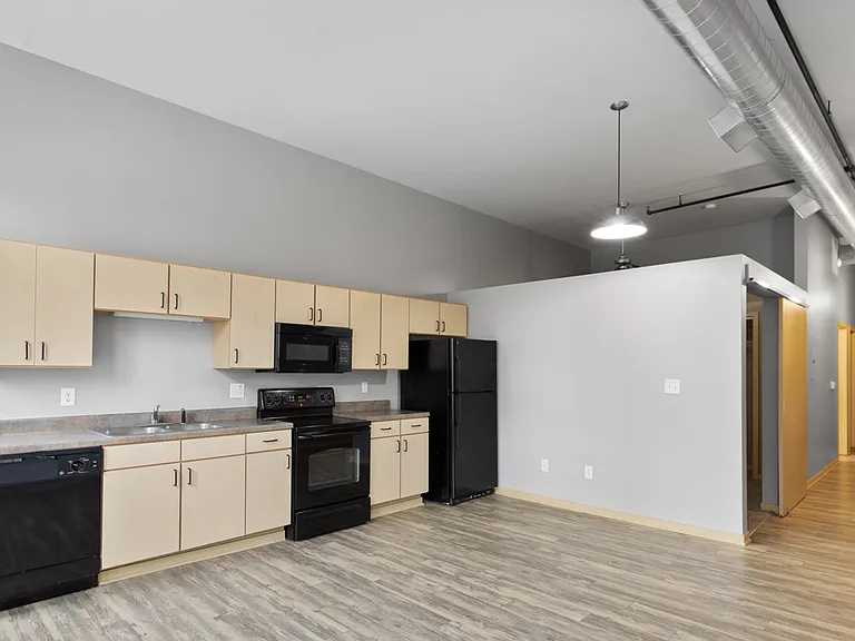 Court Ave Lofts — Photo 28
