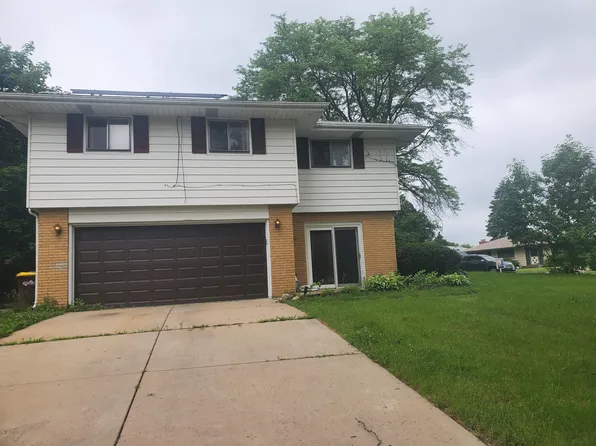 3921 Belle Meade Ln, Rockford, IL 61108