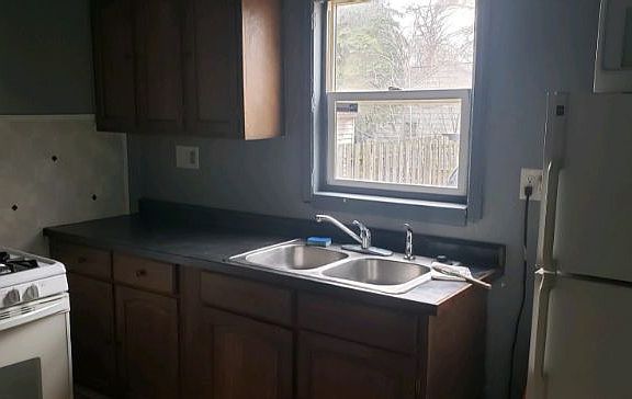 2nd image of 1522 N Horsman St