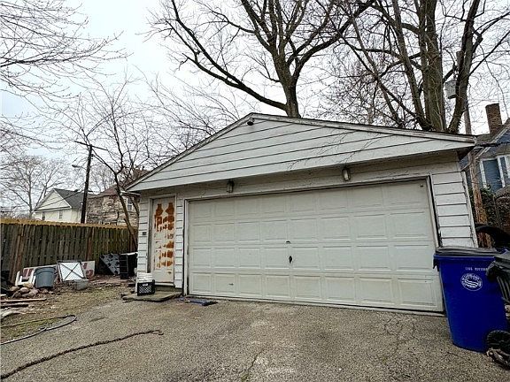 4th image of 9917 Hampden Ave