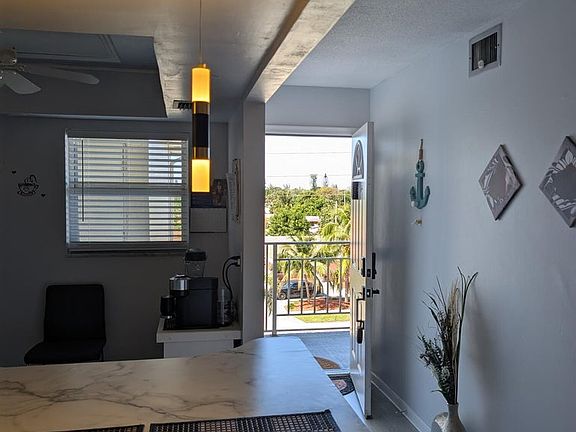 4th image of 130 NE 26th Ave APT 401